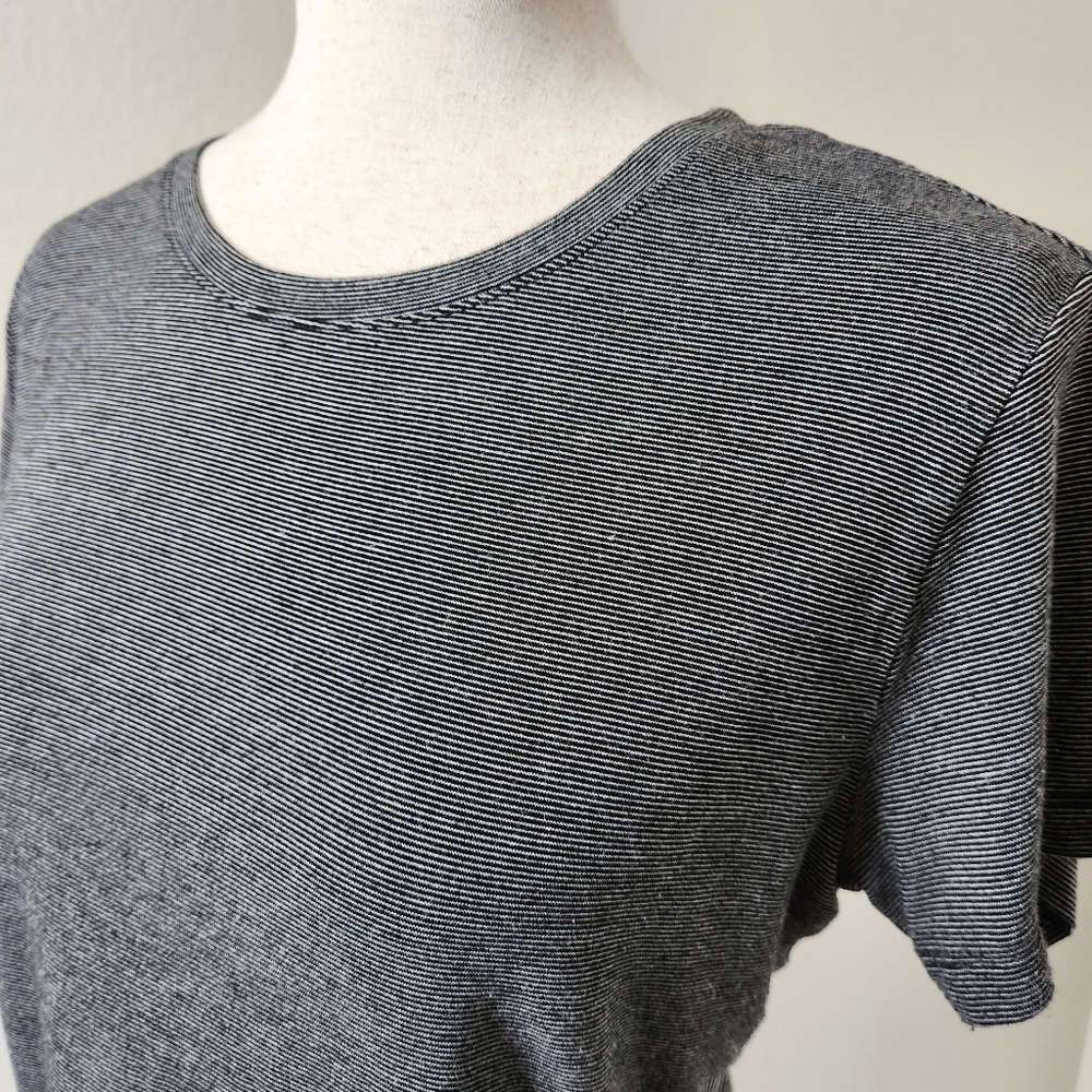Women's CeCe Short Sleeve Cropped Tshirt Black White Stripe Size S